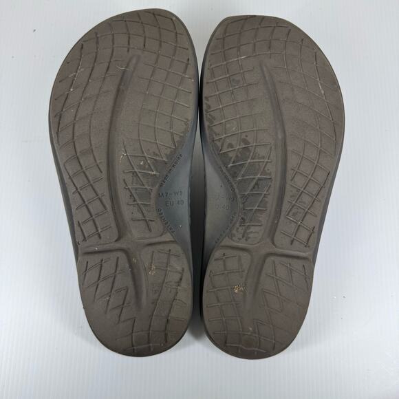 OOFOS Original Sport Recovery Sandal Size 9 Charcoal Grey Flip Flops Athleisure - Picture 10 of 11